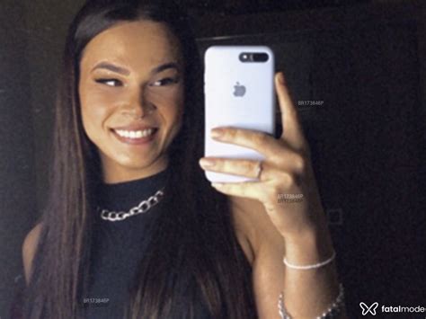 Acompanhantes trans e travestis em Santana .